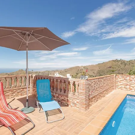 Сasa de vacaciones Beautiful In With 3 Bedrooms, Wifi And Outdoor Swimming Pool Torrox