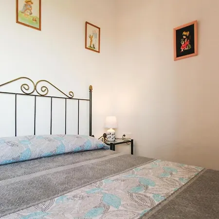Beautiful In With 3 Bedrooms, Wifi And Outdoor Swimming Pool Сasa de vacaciones *