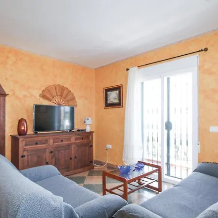 Сasa de vacaciones Beautiful In With 3 Bedrooms, Wifi And Outdoor Swimming Pool Torrox