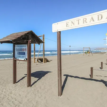 Сasa de vacaciones Beautiful In With 3 Bedrooms, Wifi And Outdoor Swimming Pool Torrox